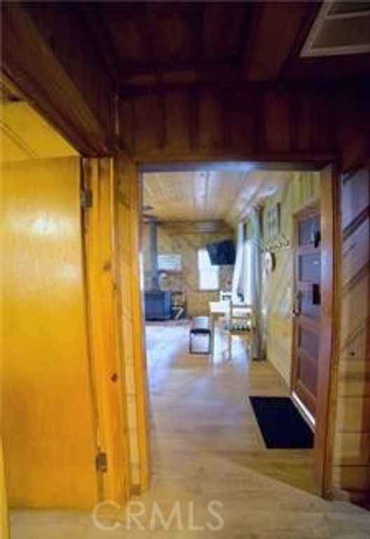 Image 15 of property listing at 382 Knight, Big Bear Lake, CA 92315