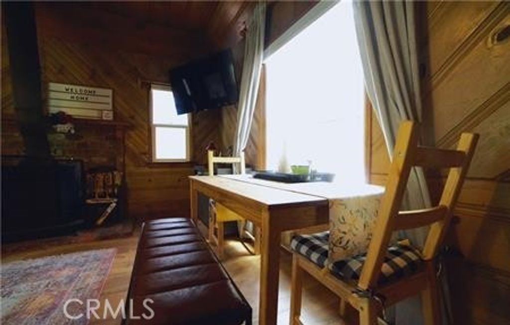 Image 16 of property listing at 382 Knight, Big Bear Lake, CA 92315