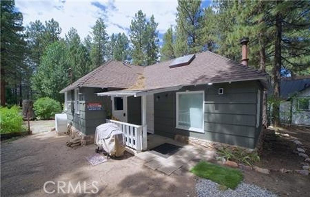 Image 2 of property listing at 382 Knight, Big Bear Lake, CA 92315