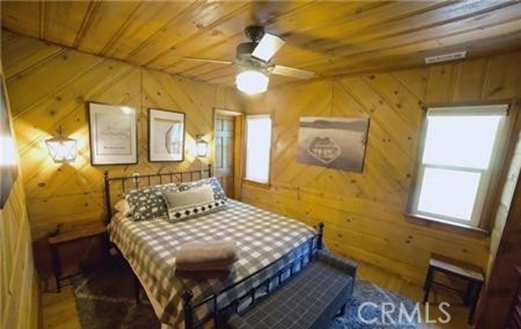 Image 8 of property listing at 382 Knight, Big Bear Lake, CA 92315