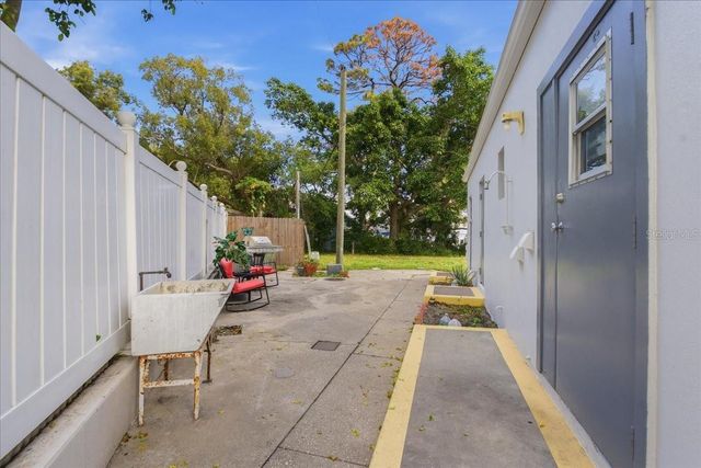 200 N BETTY LANE 1C, Clearwater, FL 33755