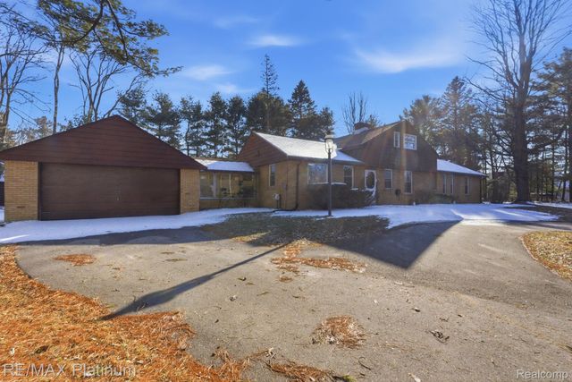 11180 Spencer Road, Brighton Township, MI 48114