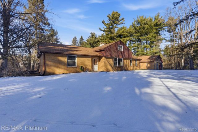 11180 Spencer Road, Brighton Township, MI 48114