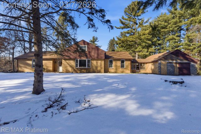 11180 Spencer Road, Brighton Township, MI 48114