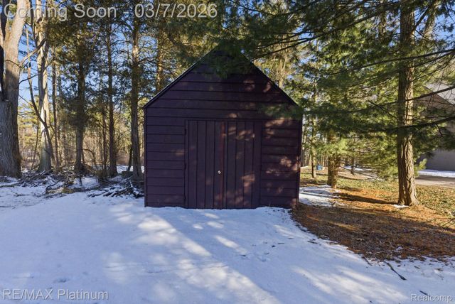 11180 Spencer Road, Brighton Township, MI 48114