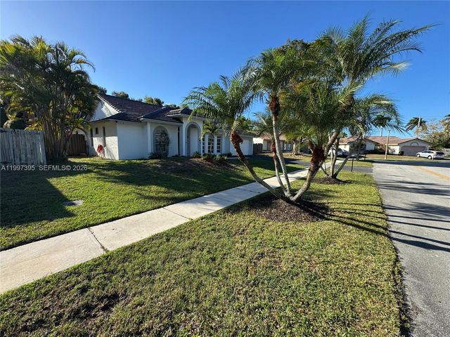 427 SW 169th Terrace, Weston, FL 33326