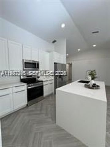 427 SW 169th Terrace, Weston, FL 33326