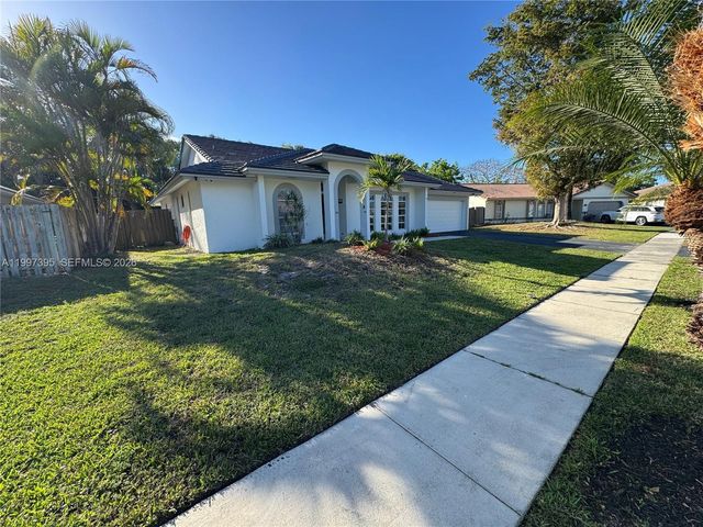 427 SW 169th Terrace, Weston, FL 33326