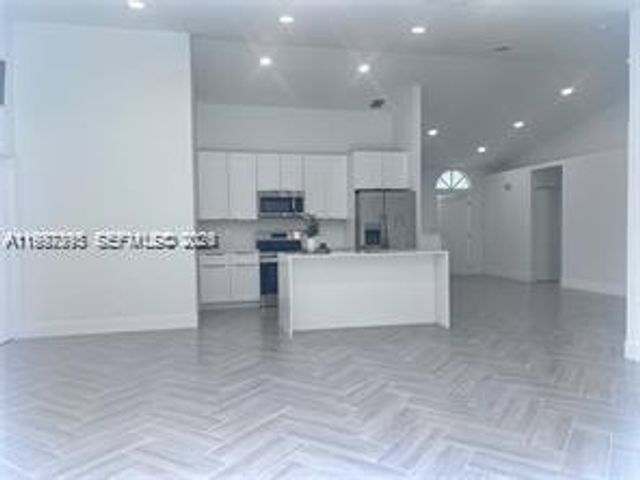 427 SW 169th Terrace, Weston, FL 33326