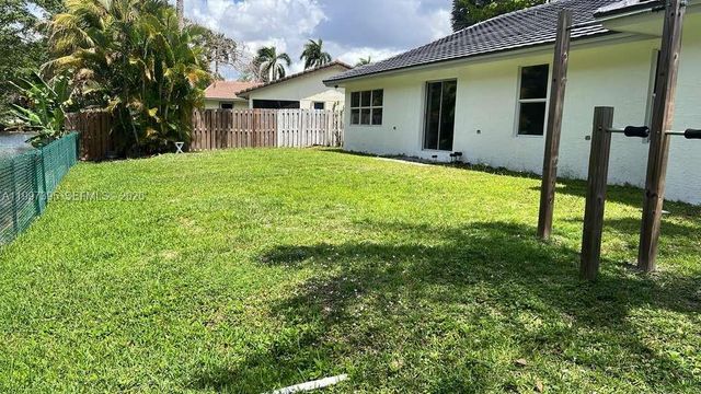 427 SW 169th Terrace, Weston, FL 33326