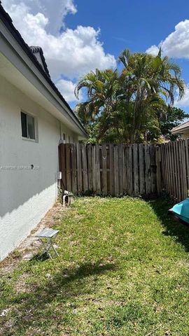 427 SW 169th Terrace, Weston, FL 33326