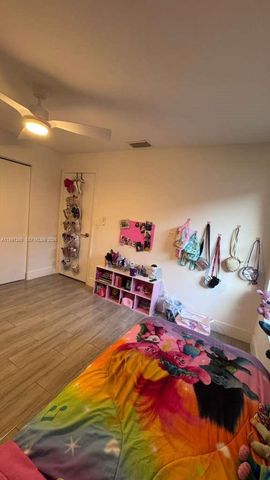 427 SW 169th Terrace, Weston, FL 33326