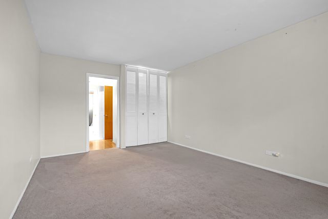 6961 N Oakley Avenue 304, Chicago, IL 60645