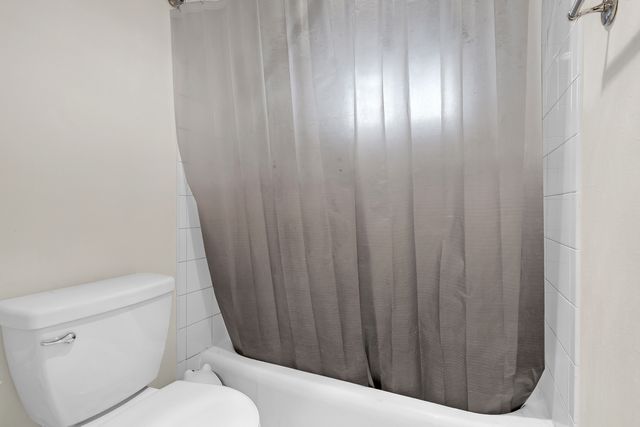 6961 N Oakley Avenue 304, Chicago, IL 60645