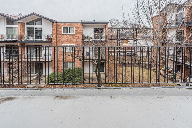 6961 N Oakley Avenue 304, Chicago, IL 60645