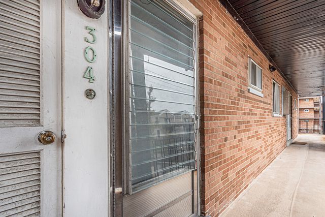 6961 N Oakley Avenue 304, Chicago, IL 60645