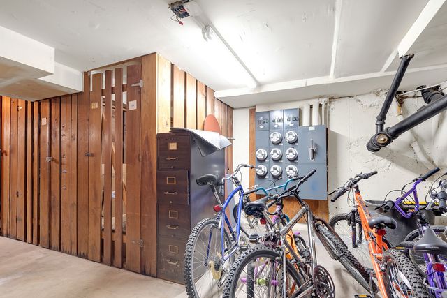 6961 N Oakley Avenue 304, Chicago, IL 60645