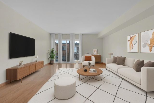 6961 N Oakley Avenue 304, Chicago, IL 60645