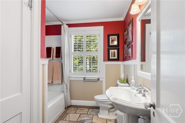 34 E 50th Street, Savannah, GA 31405