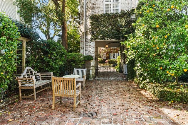 34 E 50th Street, Savannah, GA 31405