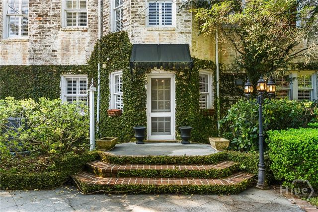 34 E 50th Street, Savannah, GA 31405