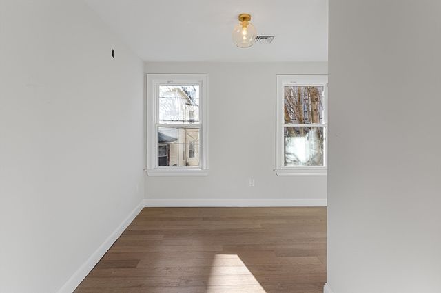 19 George St 3, Somerville, MA 02145