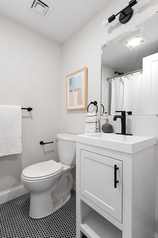 19 George St 3, Somerville, MA 02145