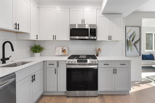 19 George St 3, Somerville, MA 02145