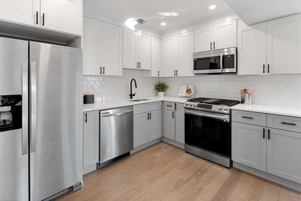 19 George St 3, Somerville, MA 02145