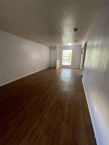 1809 Roman Road A, Grand Prairie, TX 75050