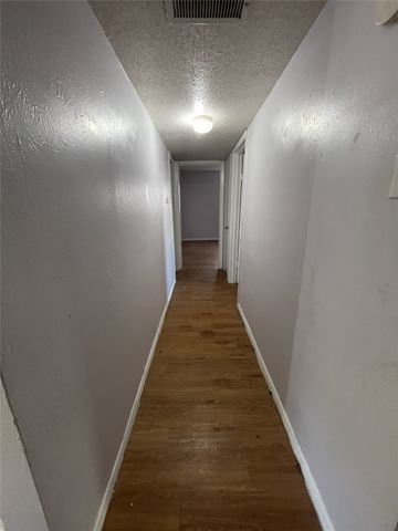 1809 Roman Road A, Grand Prairie, TX 75050