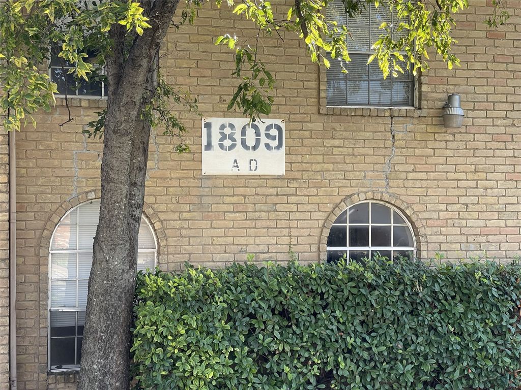 1809 Roman Road A, Grand Prairie, TX 75050