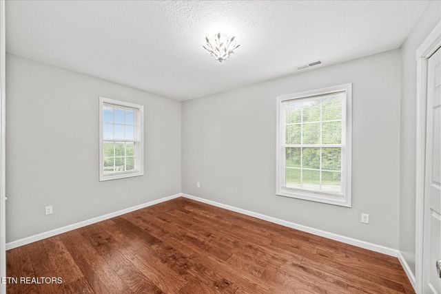 1447 Dykes Rd, Crossville, TN 38571