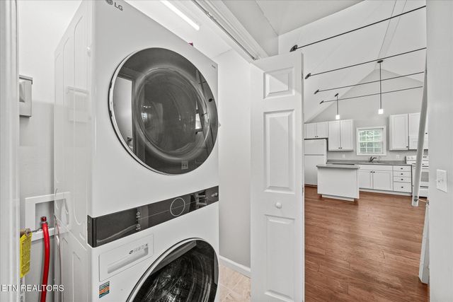 1447 Dykes Rd, Crossville, TN 38571