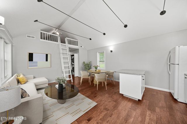 1447 Dykes Rd, Crossville, TN 38571