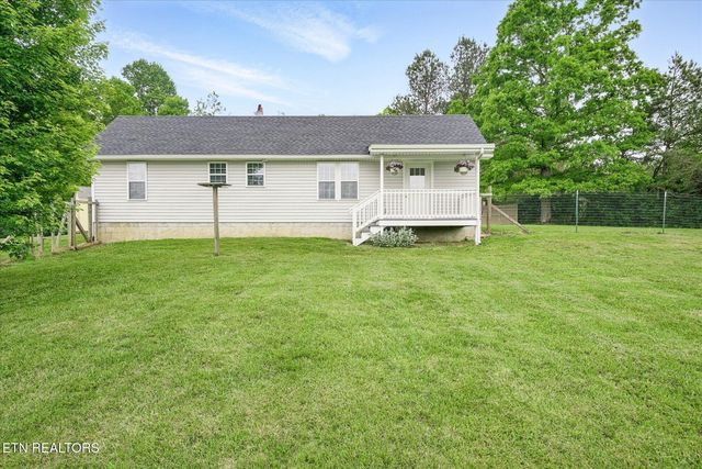 1447 Dykes Rd, Crossville, TN 38571