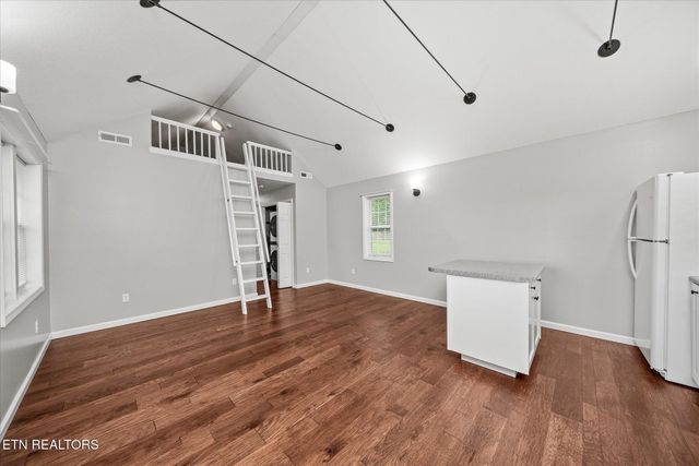 1447 Dykes Rd, Crossville, TN 38571