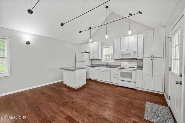 1447 Dykes Rd, Crossville, TN 38571