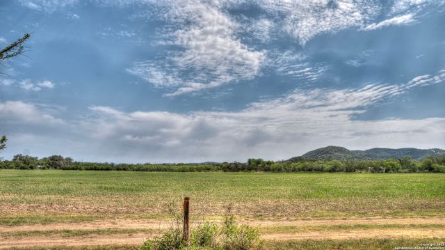 6671 Ranch Rd 1120, Rio Frio, TX 78879