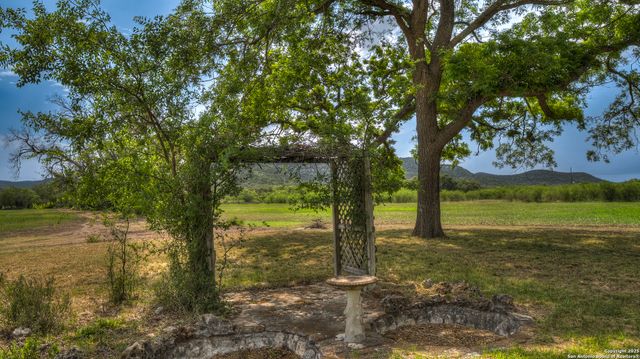 6671 Ranch Rd 1120, Rio Frio, TX 78879