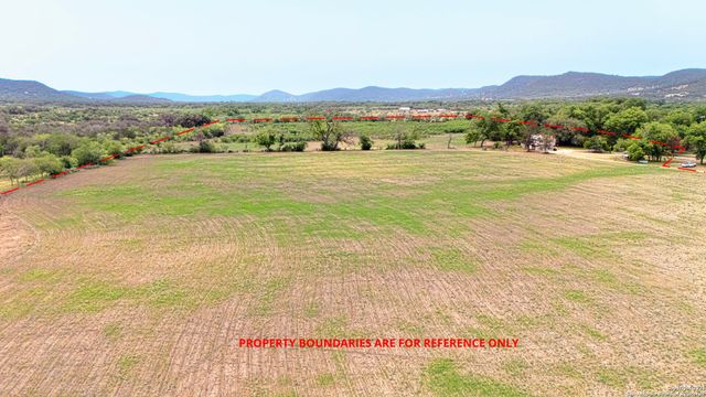 6671 Ranch Rd 1120, Rio Frio, TX 78879