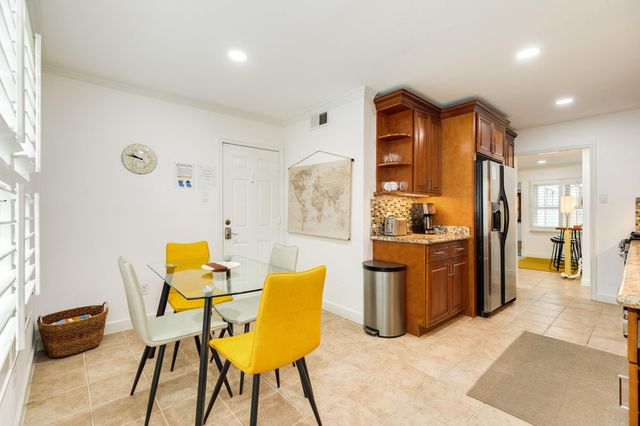 105 Marlin Avenue, Galveston, TX 77550