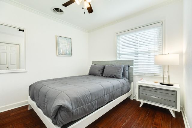 105 Marlin Avenue, Galveston, TX 77550