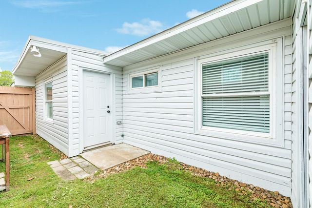 105 Marlin Avenue, Galveston, TX 77550