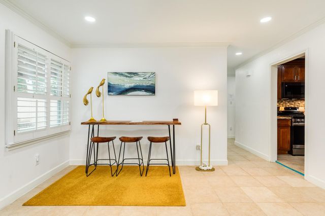 105 Marlin Avenue, Galveston, TX 77550