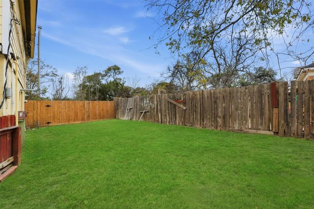 144 Glendale Street, Houston, TX 77012