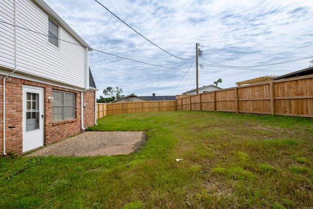 1801 OLD FORGE Drive, Little Rock, AR 72227