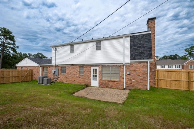 1801 OLD FORGE Drive, Little Rock, AR 72227