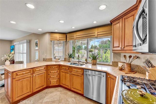 780 S Highland Lane, Anaheim, CA 92807
