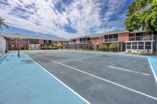 8345 13TH STREET N B, St Petersburg, FL 33702